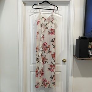 VeryJ medium sized dress, adjustable straps, cream colored